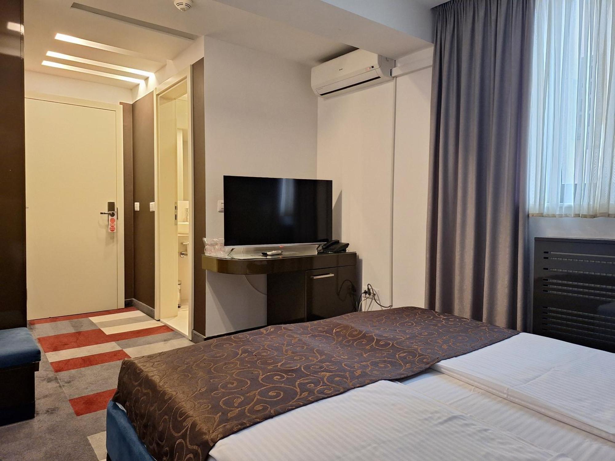 Hotel Boutique Bristol Szarajevó Kültér fotó
